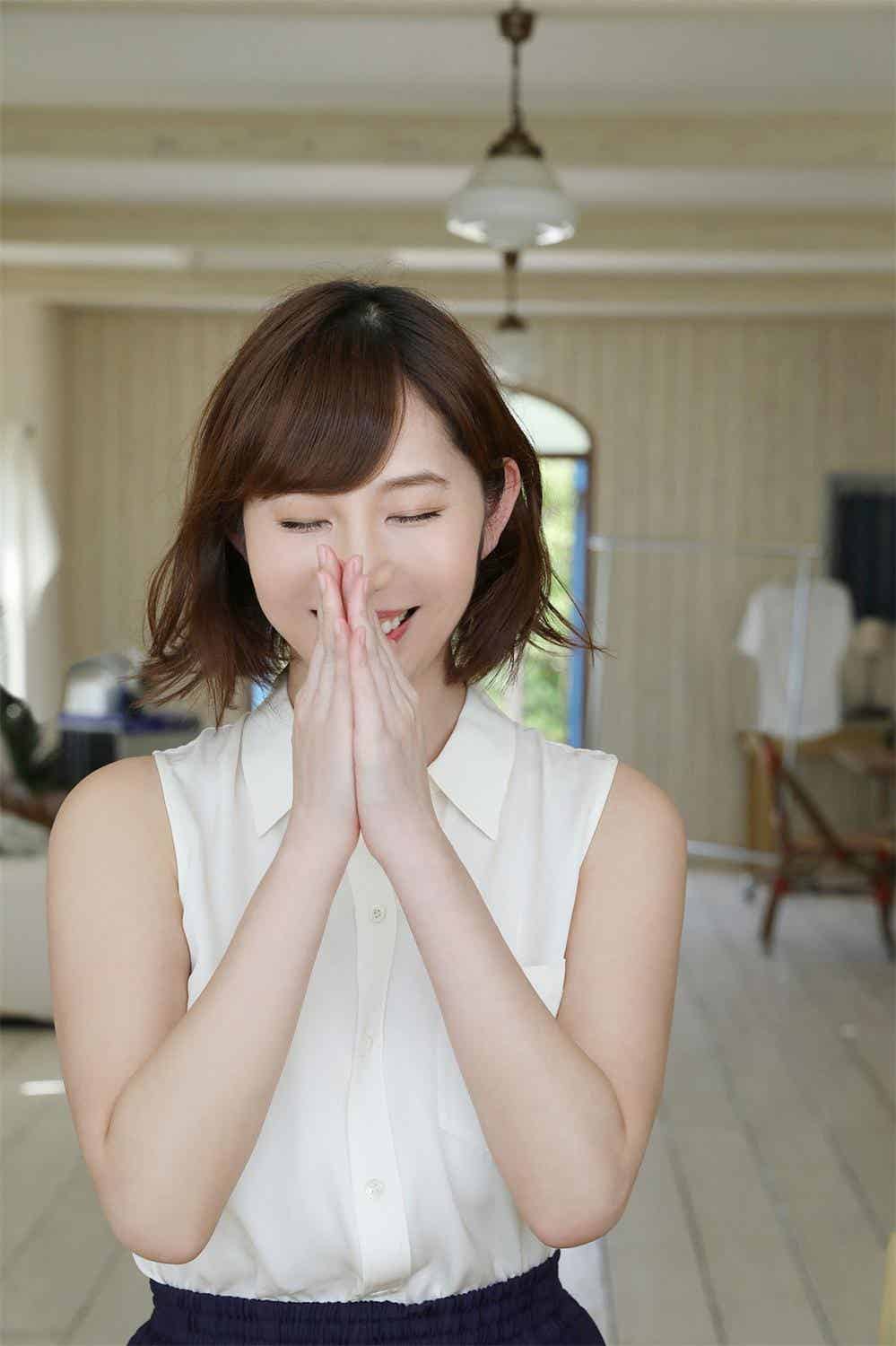 塩地美澄「日本一のフェロモン美女アナと官能トリップ」 (NO watermark)-漫客吧