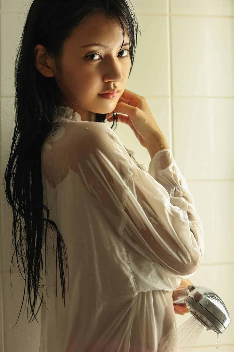 【特典映像付き！】海に見惚れて 八掛うみ【ヌード写真集】FANZA限定特別カット付き-漫客吧