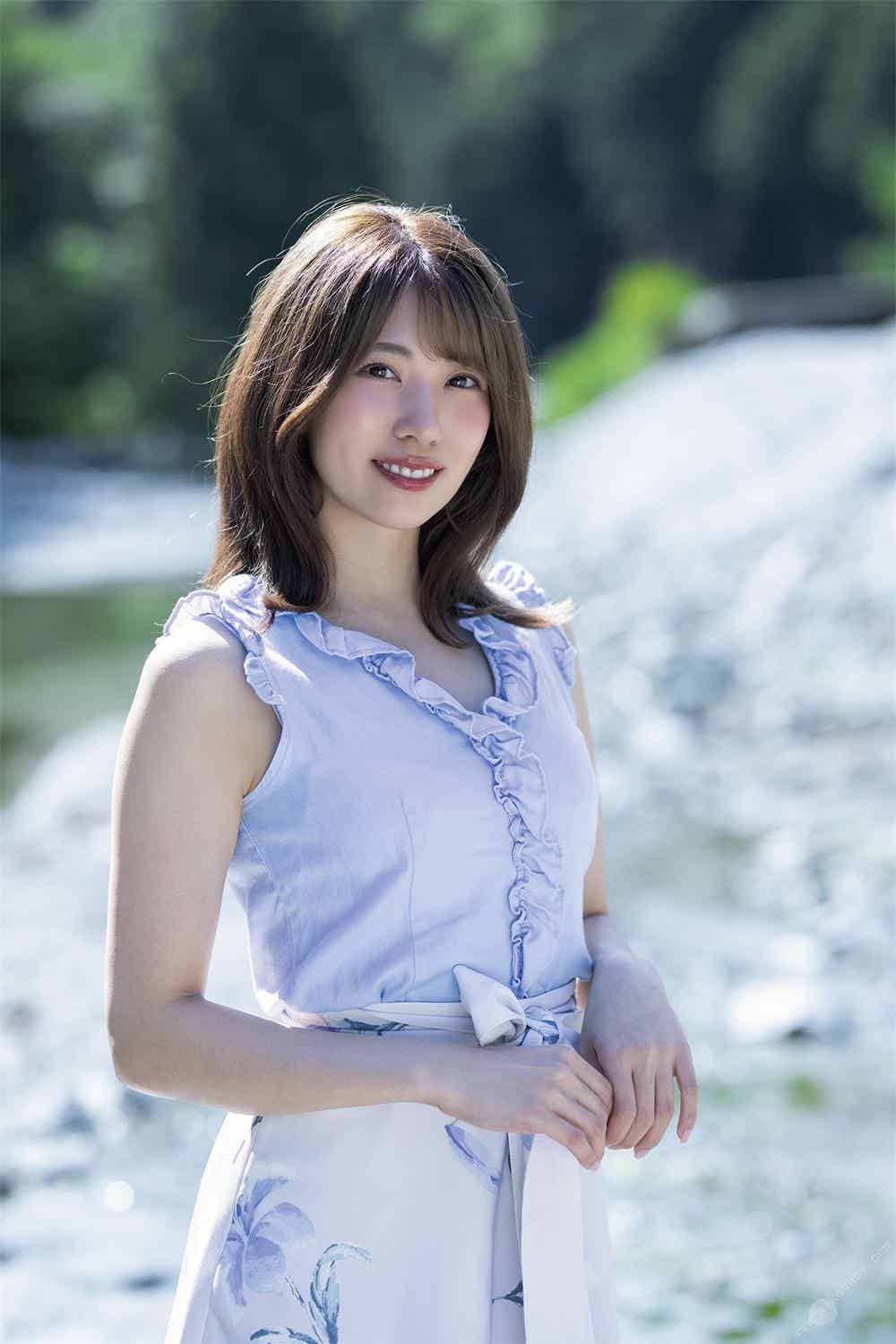 【デジタル限定】山岸逢花ヘアヌード写真集「百花」週刊大衆デジタル写真集NUDE ： 23 (2023-04-28)-漫客吧