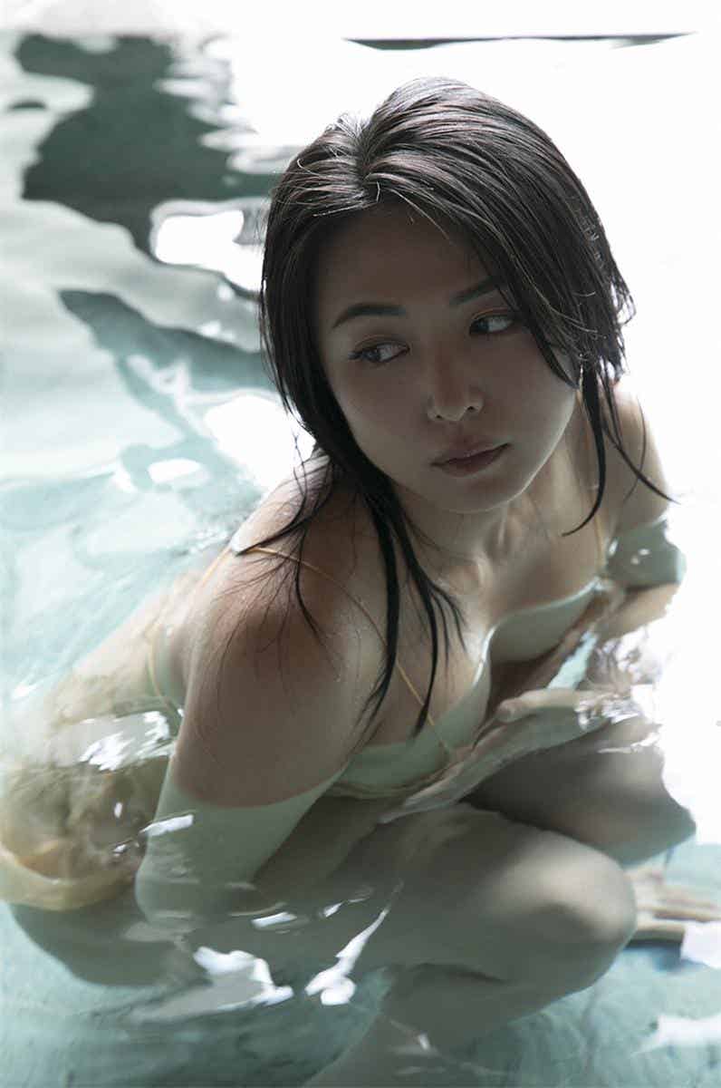 [WPB-net] No.224 Yukie Kawamura 川村ゆきえ – Into ~ 2 parts ~ Into 〜２部作〜 (2018-11)-漫客吧