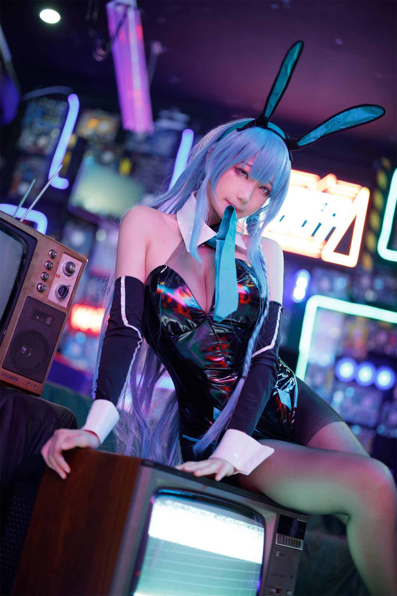 周叽是可爱兔兔-全套Coser资源合集[持续更新]-漫客吧