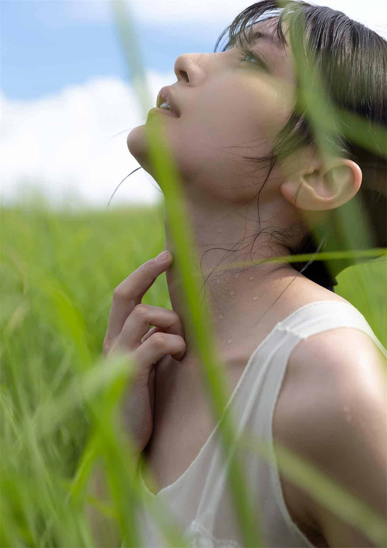 【オールアザー版】 似鳥沙也加デジタル写真集『蝶々結び』 (2022.11.28)-漫客吧