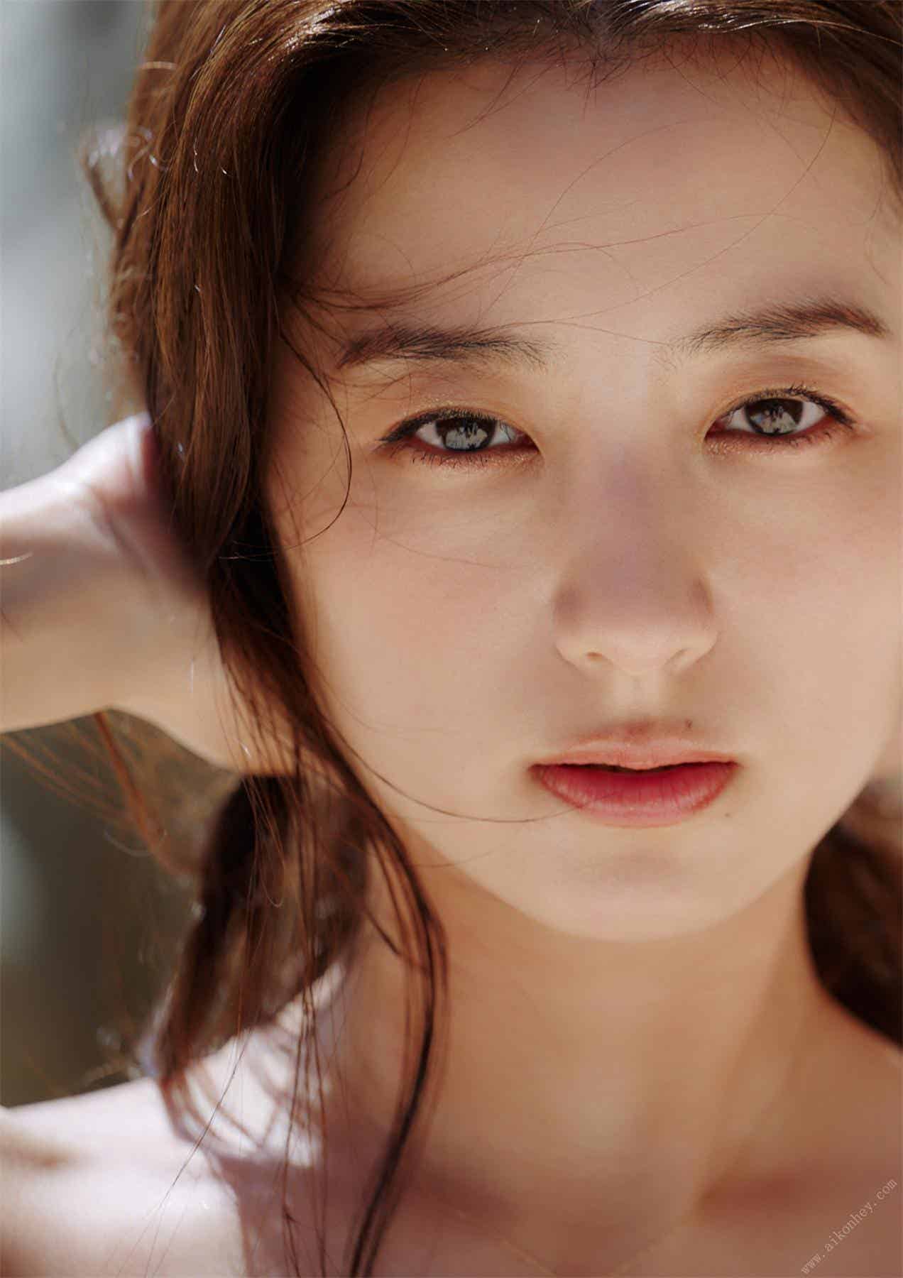 高田里穂写真集「完成された未完成　アナザーエディション」 週プレ PHOTO BOOK  2022.10.31-漫客吧